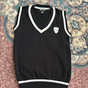 Hot Topic Black Skull Sweater Vest